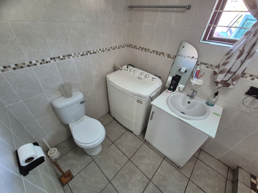 5 Bedroom Property for Sale in Kleinkoornhuis Western Cape